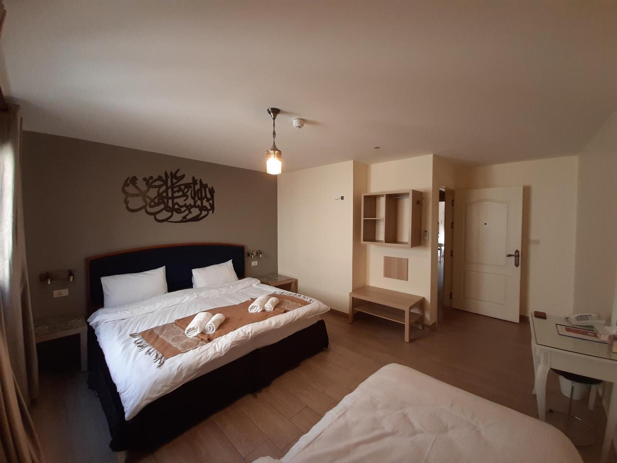 Auberge de jeunesse Layaali Amman Airport Pickup Extérieur photo